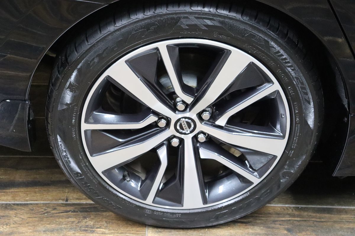 2019 Nissan Maxima SL photo 20