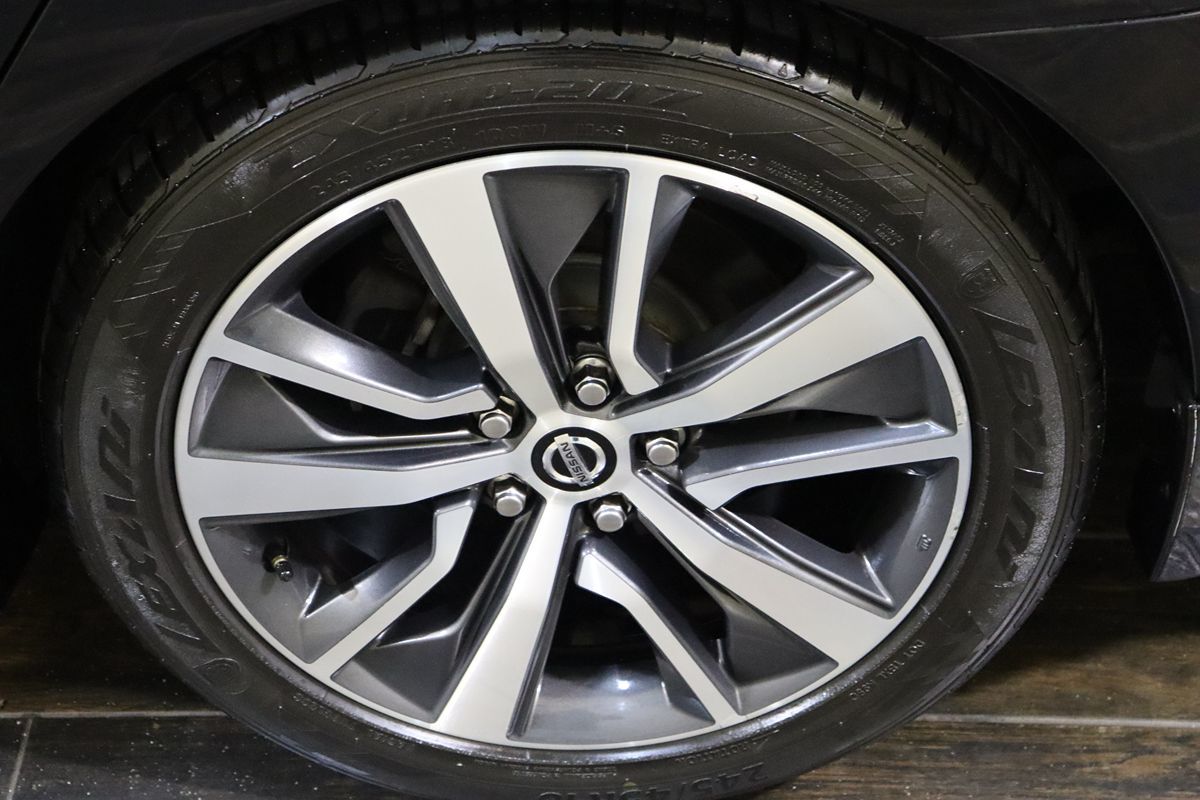 2019 Nissan Maxima SL photo 23
