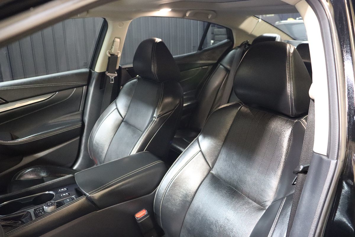 2019 Nissan Maxima SL photo 29