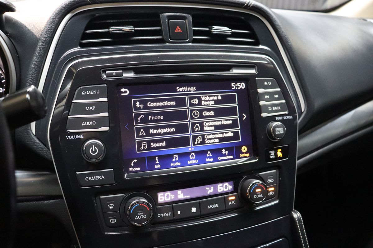 2019 Nissan Maxima SL photo 42