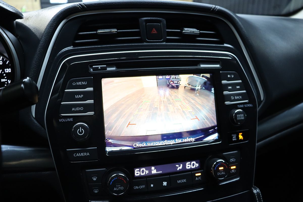 2019 Nissan Maxima SL photo 43