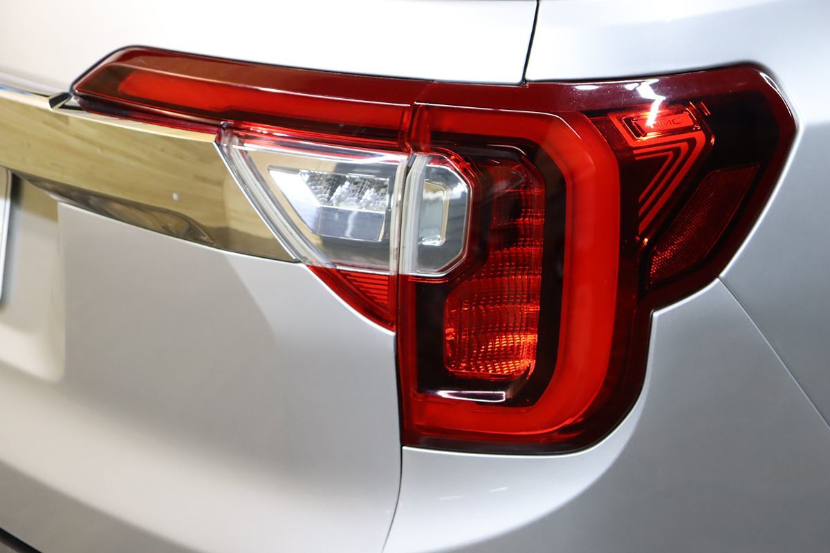 2020 Gmc Acadia SLE photo 16