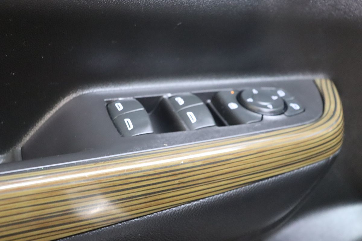 2020 Gmc Acadia SLE photo 23