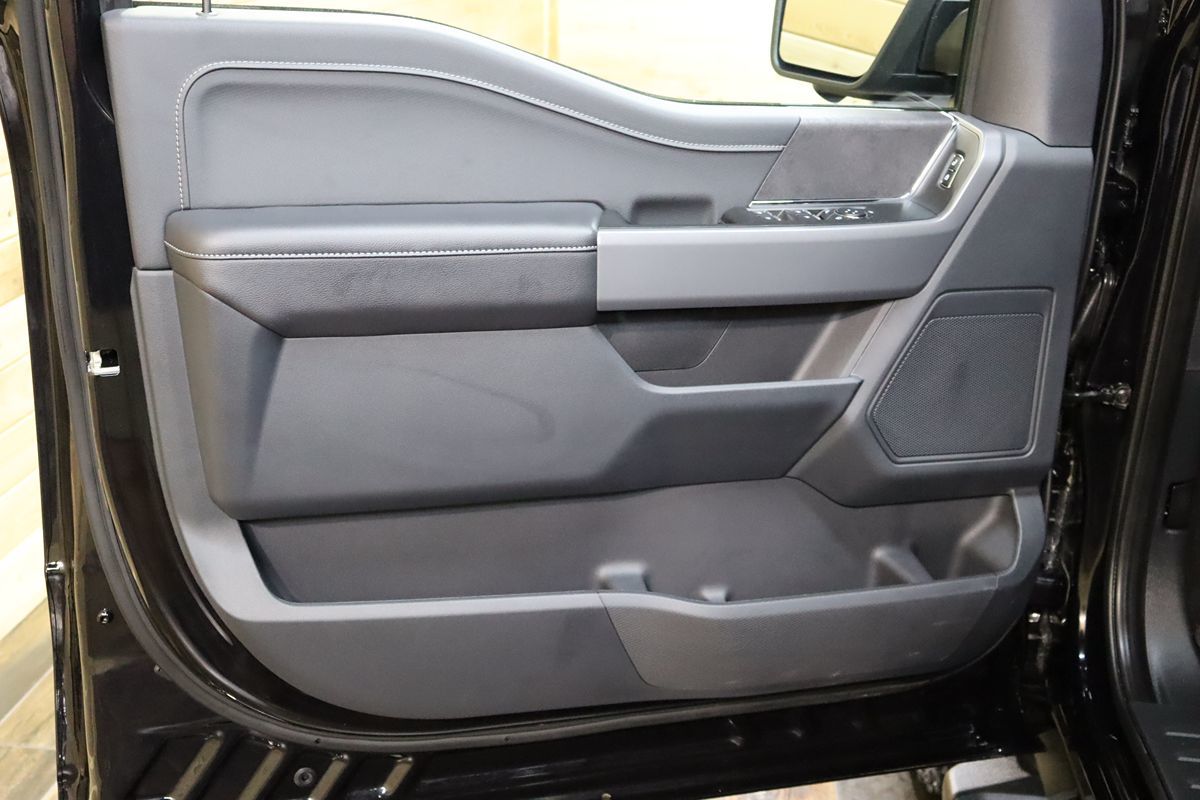 2025 Ford F-150 XLT - Photo 32
