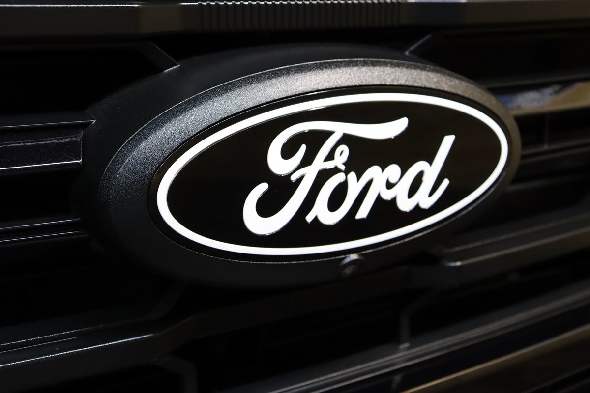 2025 Ford F-150 XLT - Photo 14