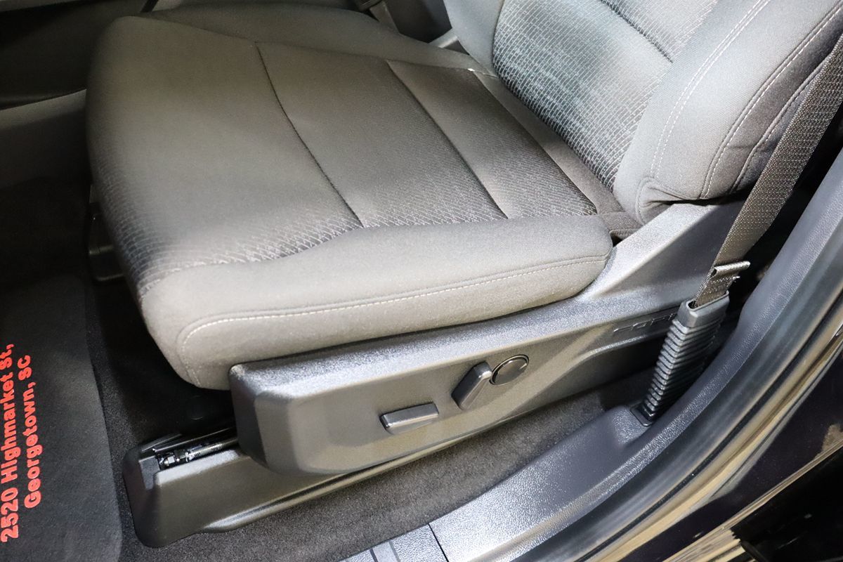 2025 Ford F-150 XLT - Photo 36