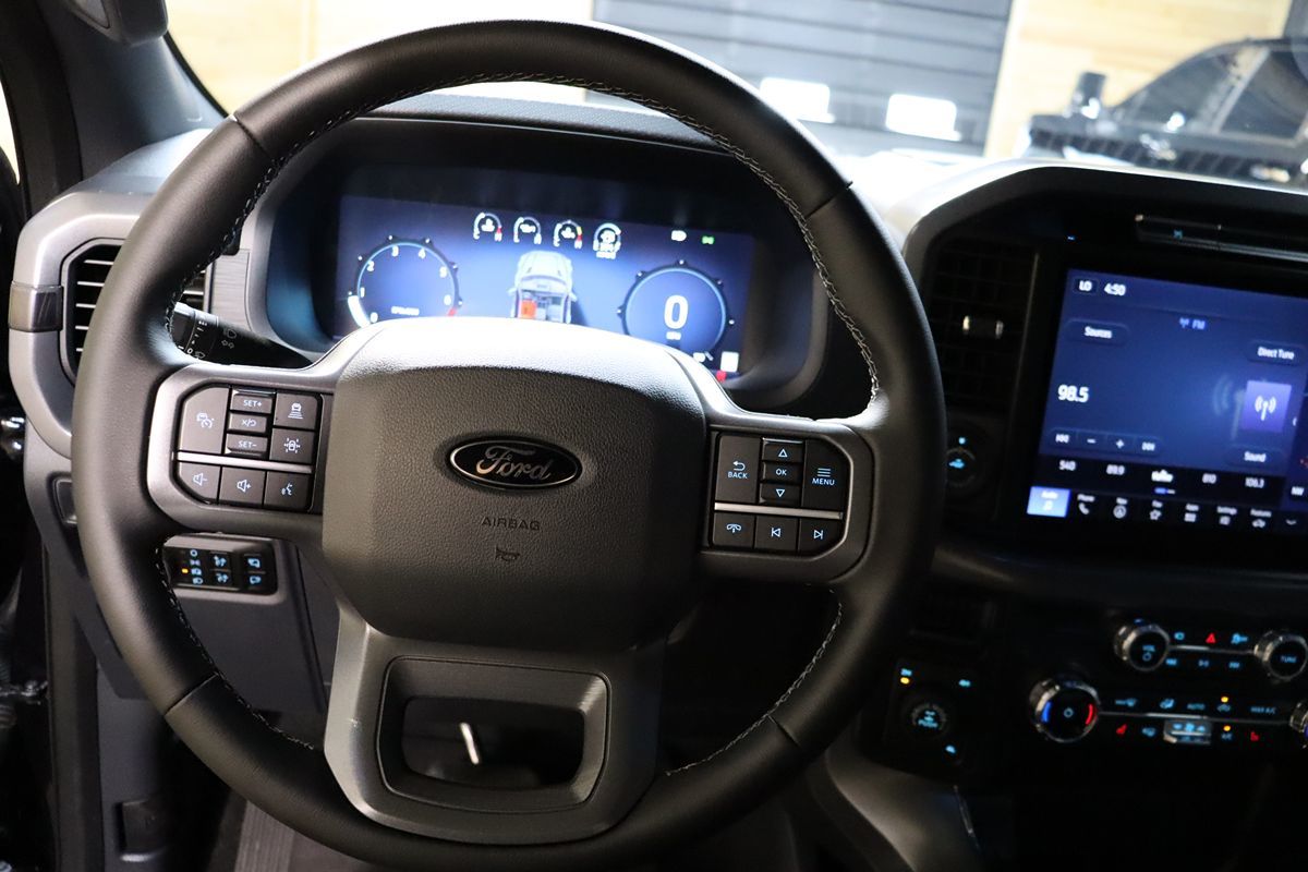 2025 Ford F-150 XLT - Photo 40