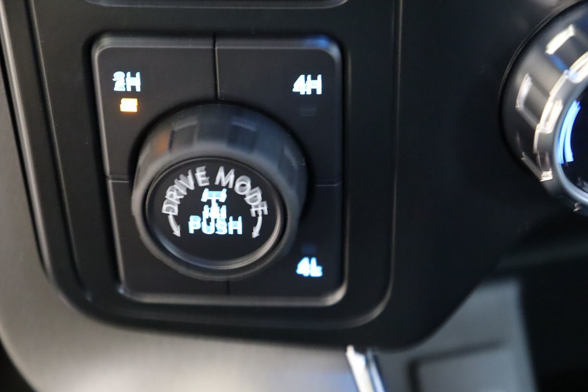 2025 Ford F-150 XLT - Photo 54