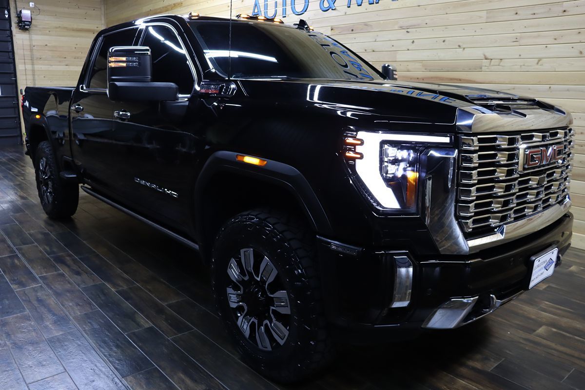 2024 Gmc Sierra Denali photo 2