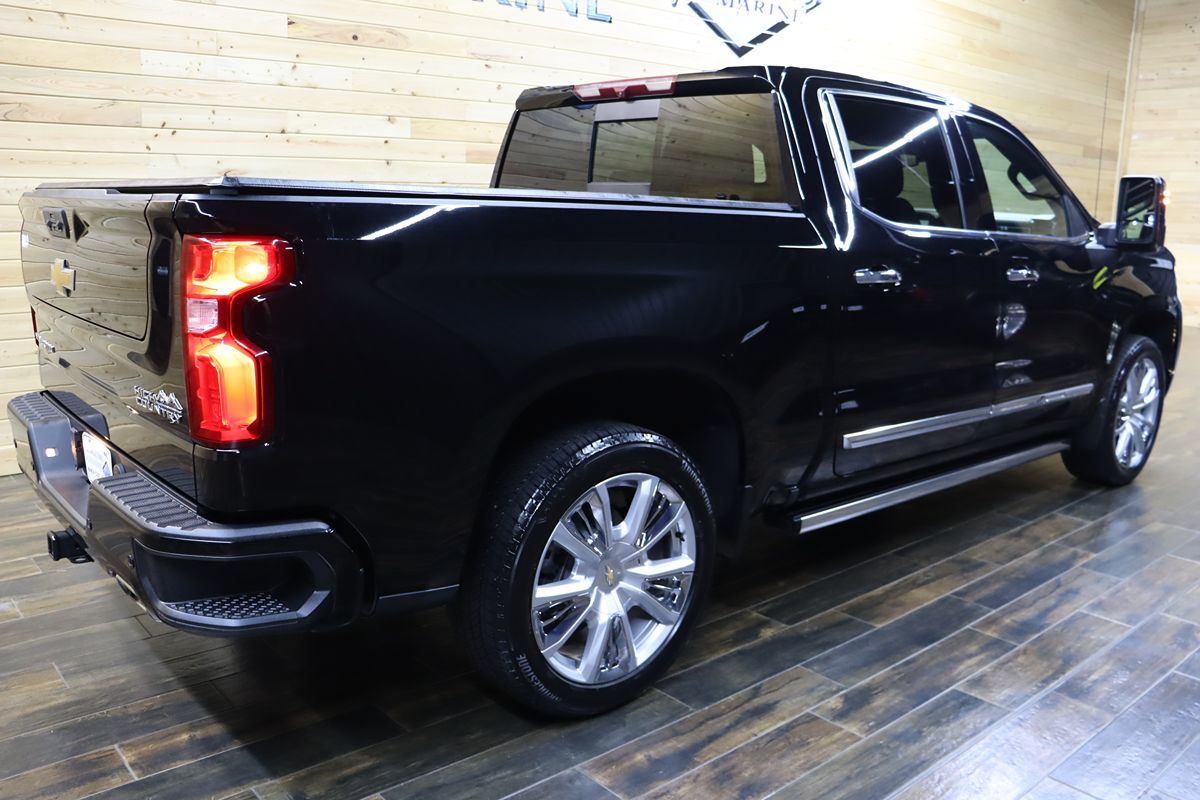 2024 Chevrolet Silverado 1500 High Country photo 2