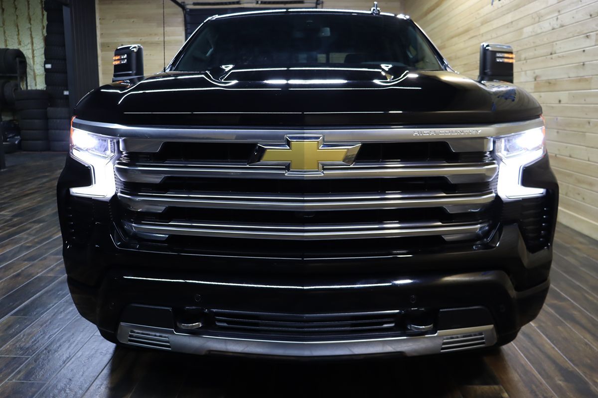 2024 Chevrolet Silverado 1500 High Country photo 4