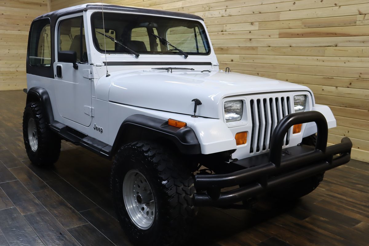 1992 Jeep Wrangler S photo 3