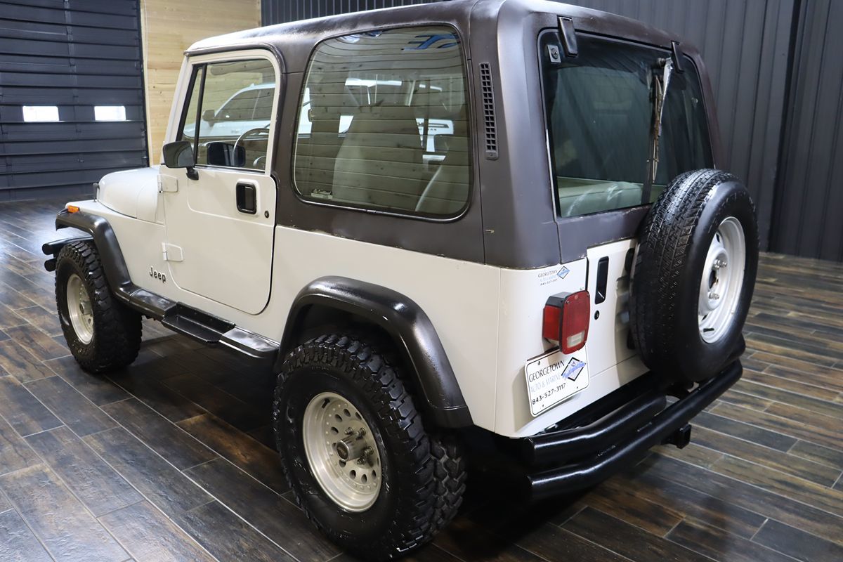 1992 Jeep Wrangler S photo 4
