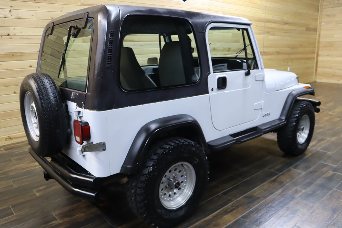 1992 Jeep Wrangler S photo 6