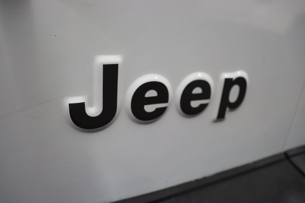 1992 Jeep Wrangler S photo 9