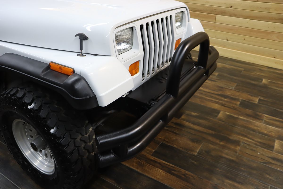 1992 Jeep Wrangler S photo 13