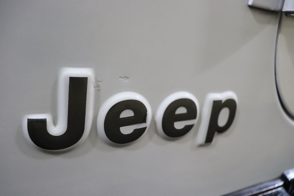1992 Jeep Wrangler S photo 15