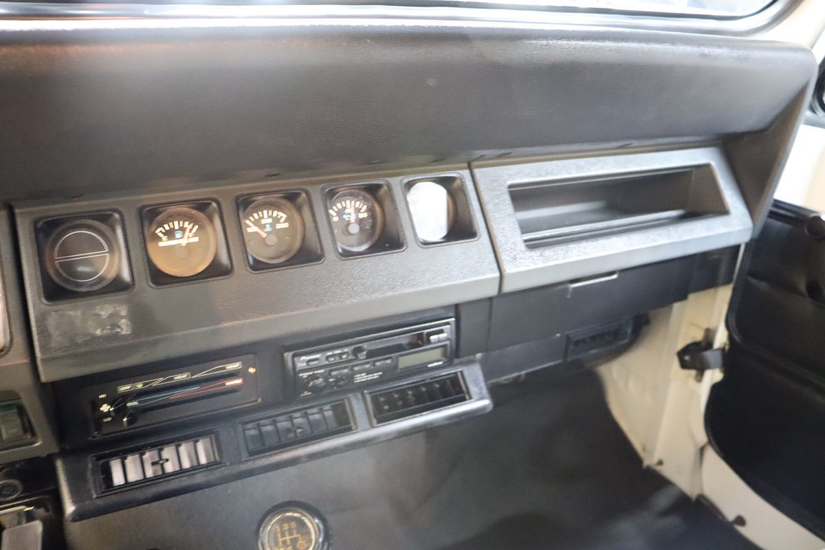 1992 Jeep Wrangler S photo 25