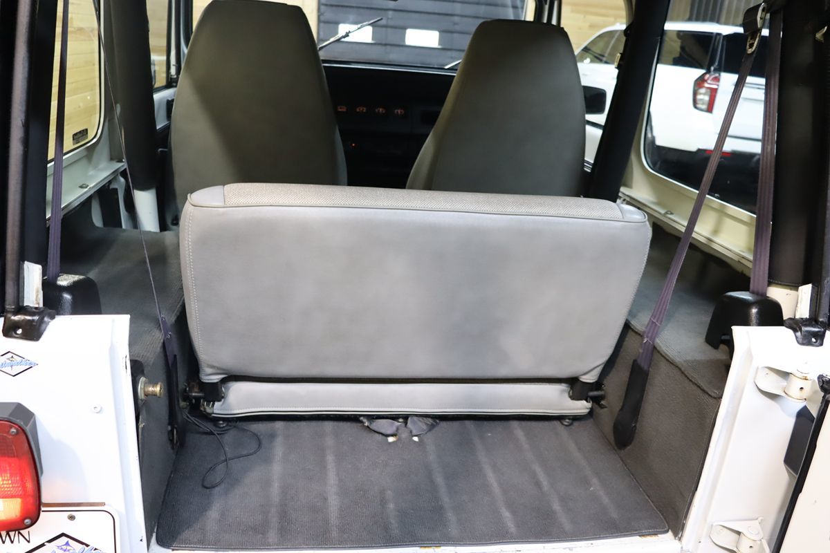 1992 Jeep Wrangler S photo 30