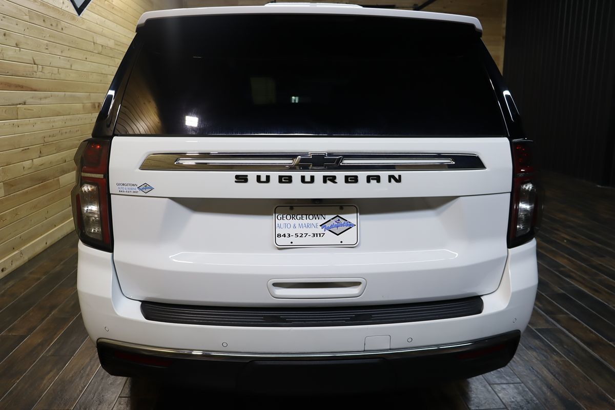 2023 Chevrolet Suburban LS photo 3