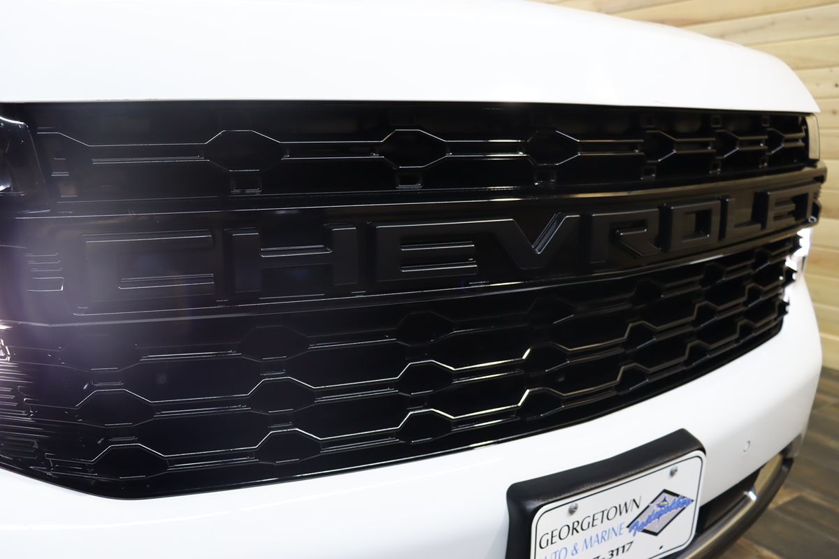 2023 Chevrolet Suburban LS photo 11