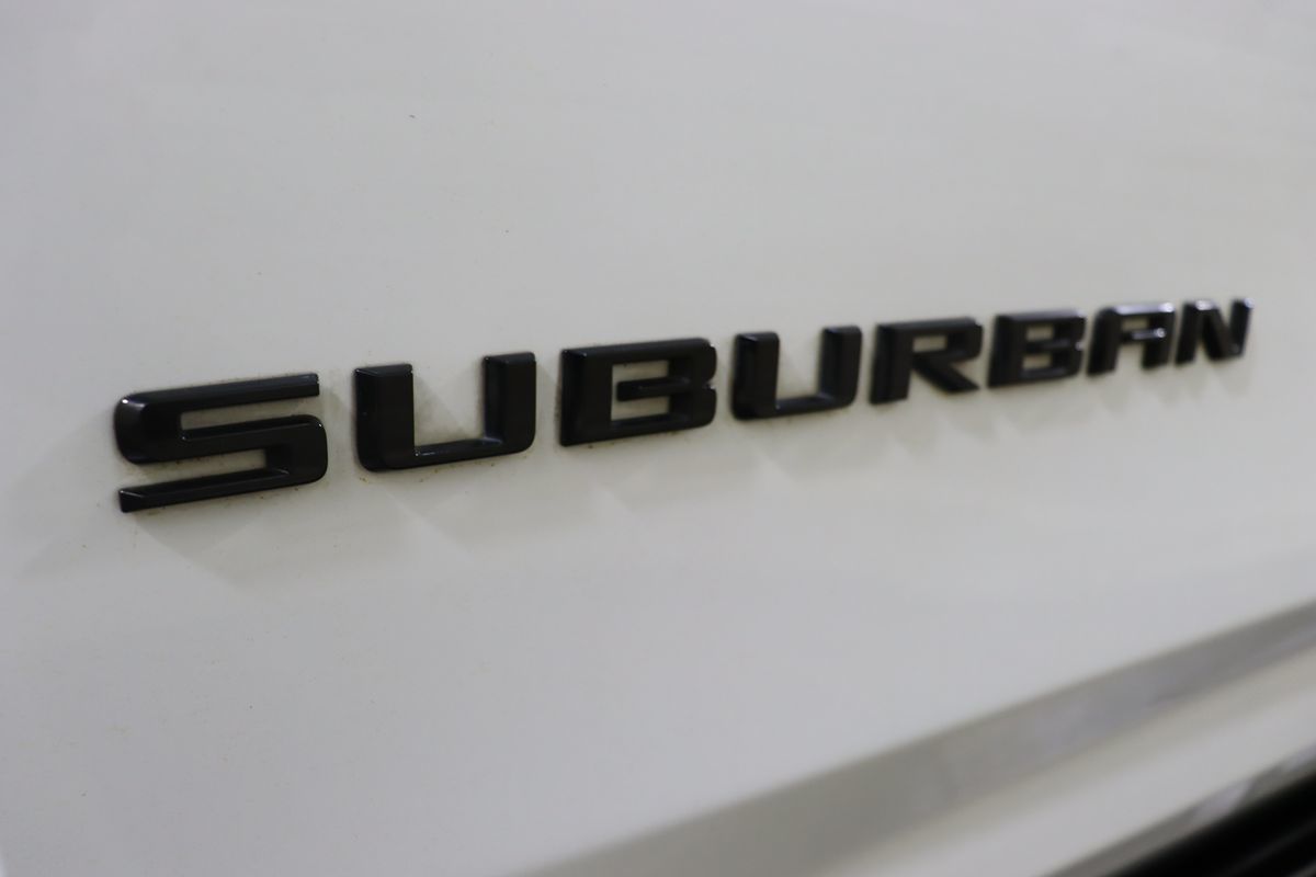 2023 Chevrolet Suburban LS - Photo 15