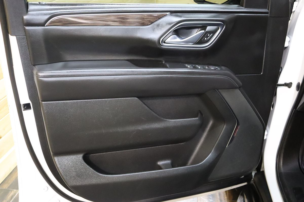 2023 Chevrolet Suburban LS - Photo 23