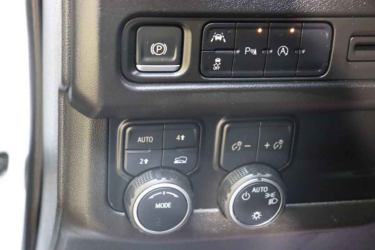 2023 Chevrolet Suburban LS photo 28