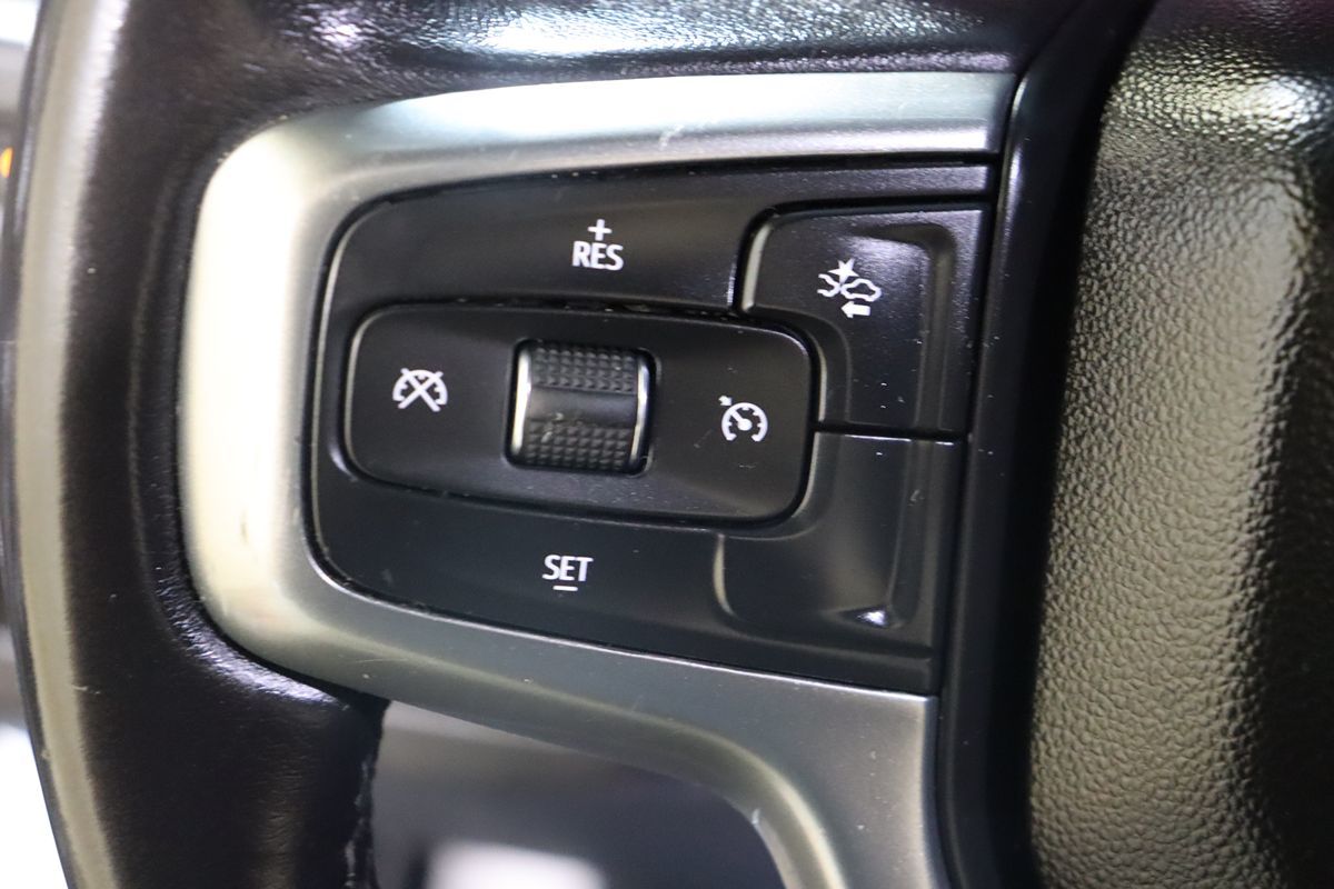 2023 Chevrolet Suburban LS photo 30