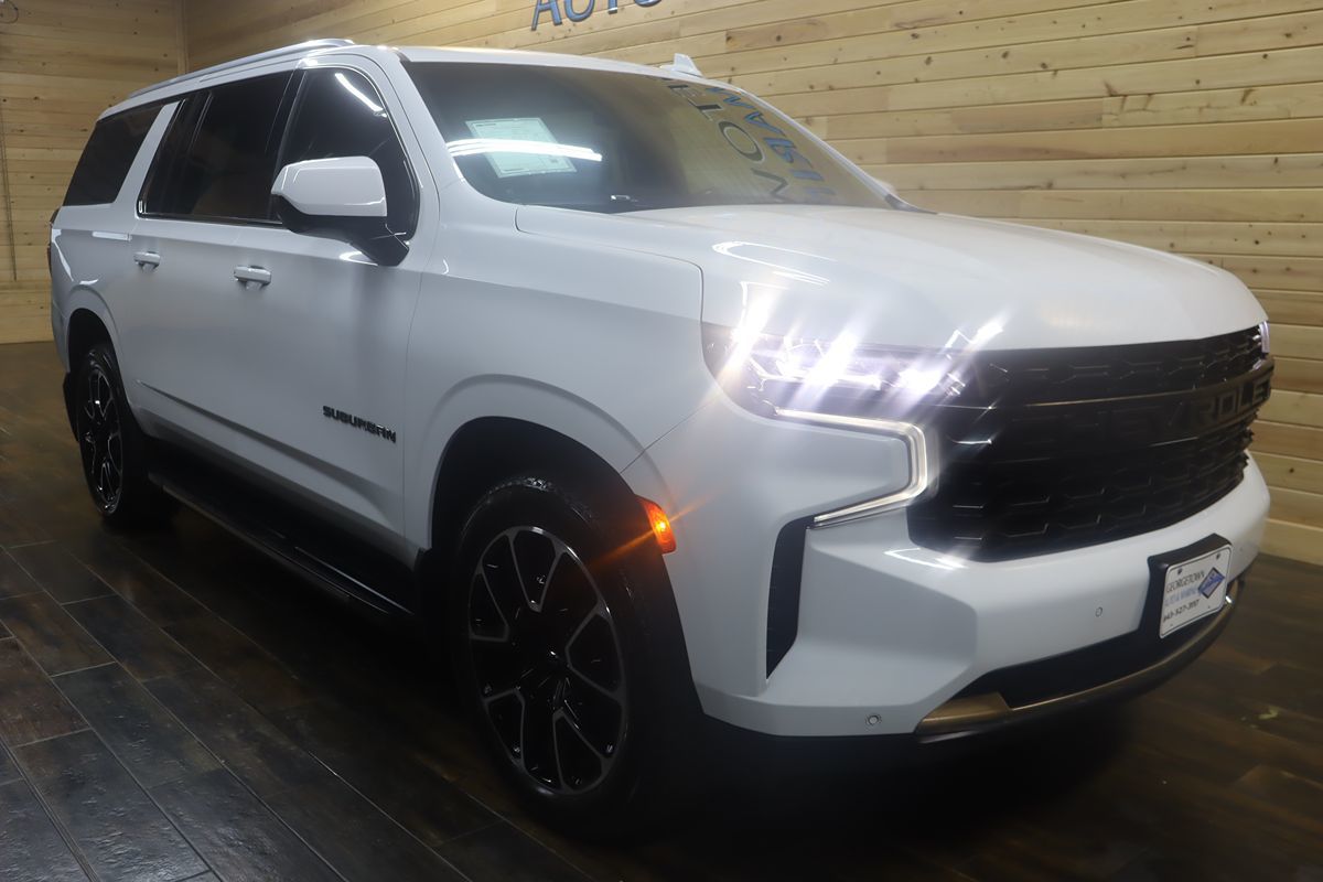 2023 Chevrolet Suburban LS - Photo 4