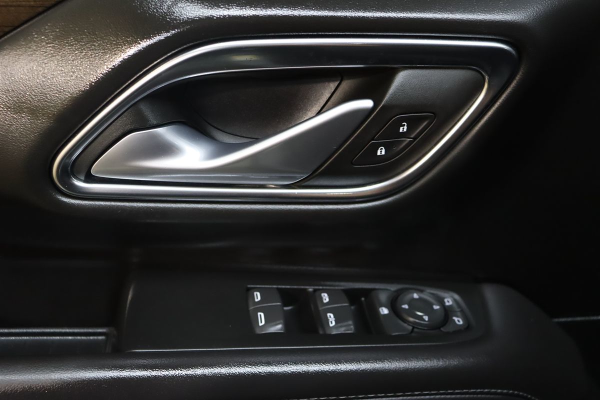 2022 Gmc Yukon SLE photo 32
