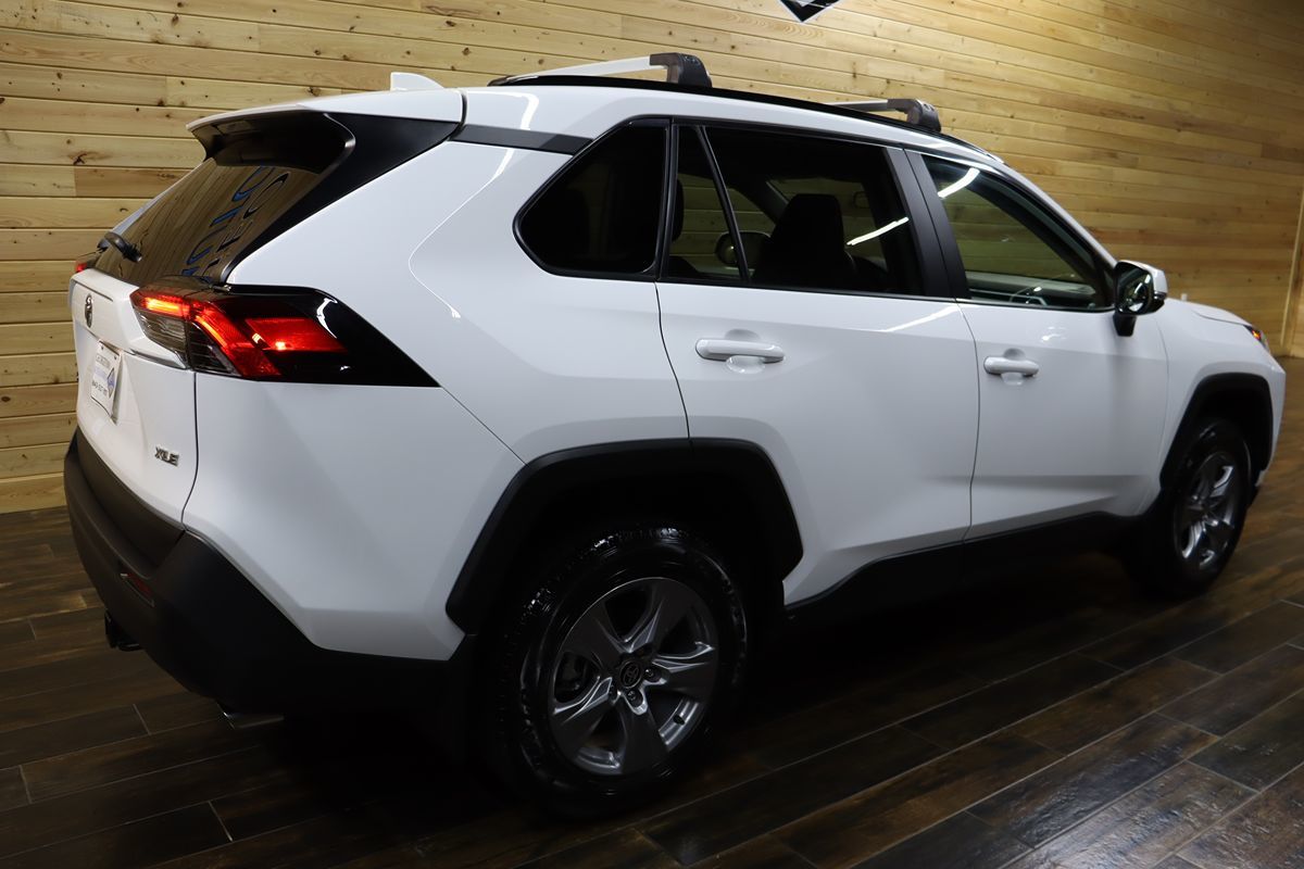 2024 Toyota RAV4 XLE photo 4