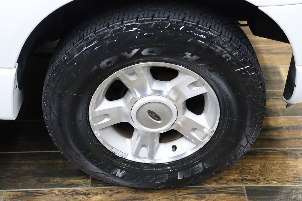 2004 Ford Explorer Sport Trac XLT photo 21
