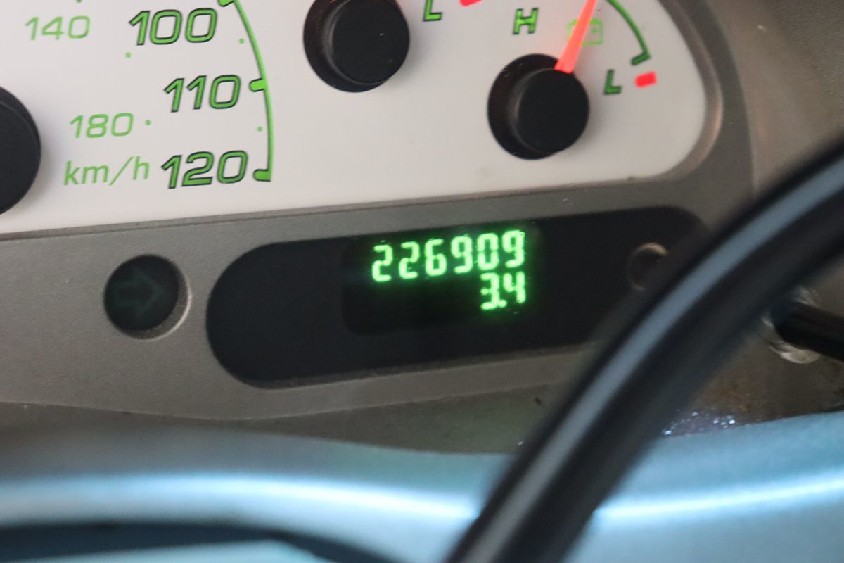 2004 Ford Explorer Sport Trac XLT photo 31