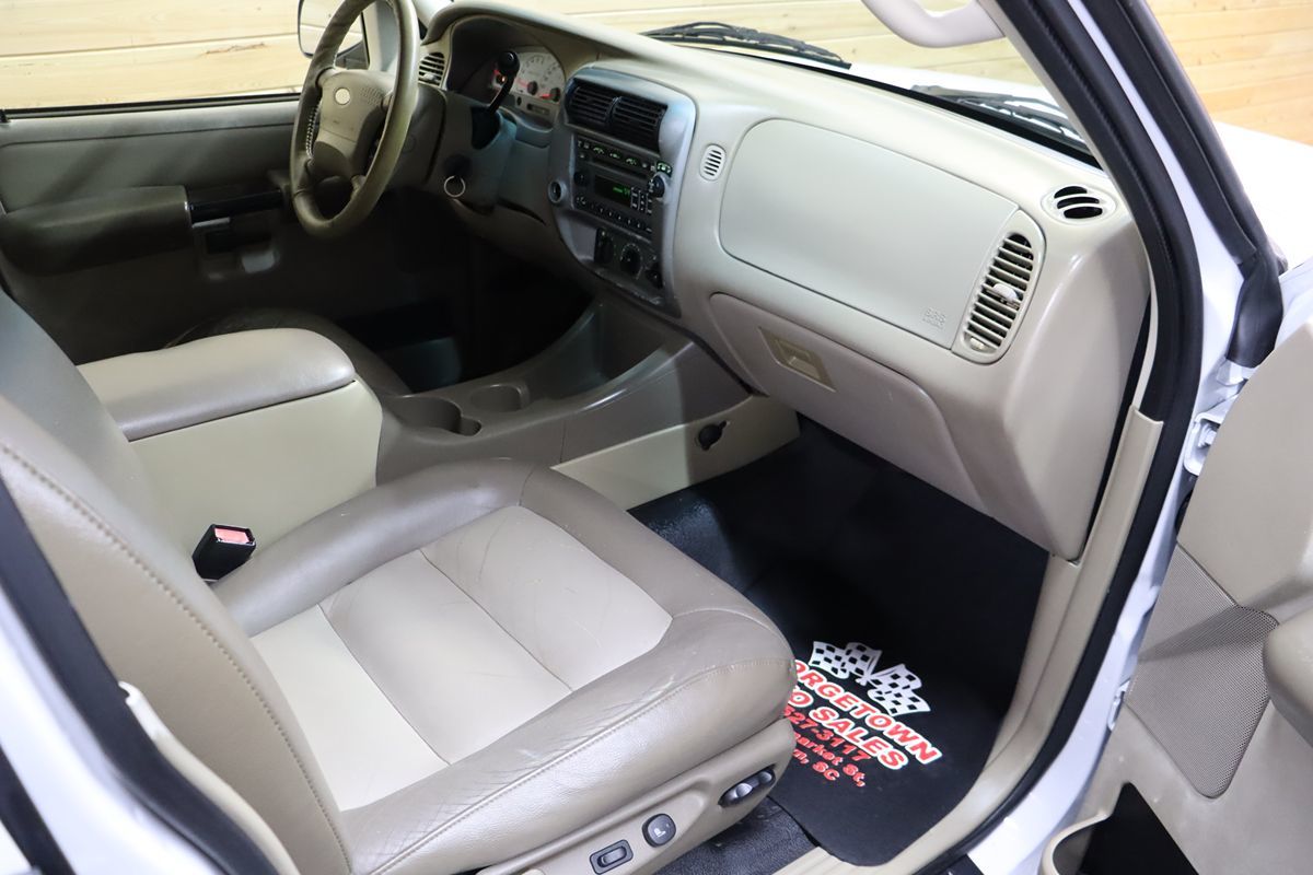 2004 Ford Explorer Sport Trac XLT photo 35