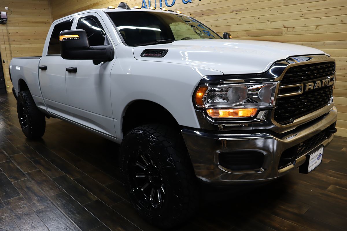 2023 Ram 2500 Tradesman photo 3