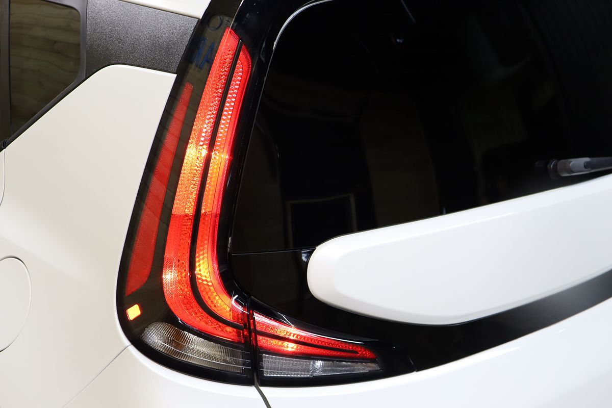 2023 Kia Soul GT-Line - Photo 17