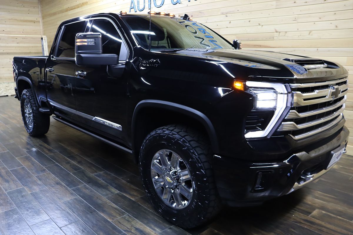 2024 Chevrolet Silverado 2500HD High Country photo 2