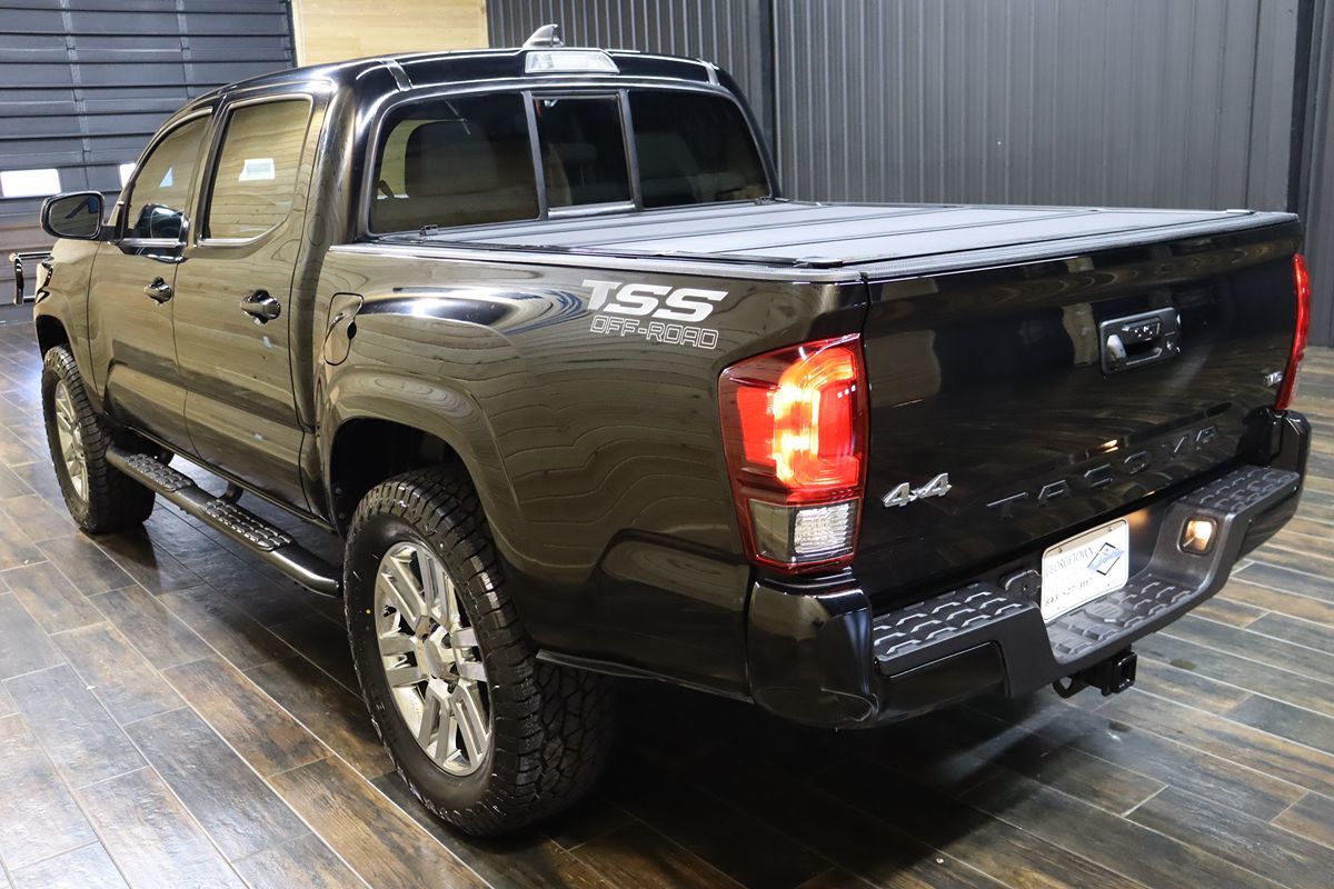 View vehicle photo 3