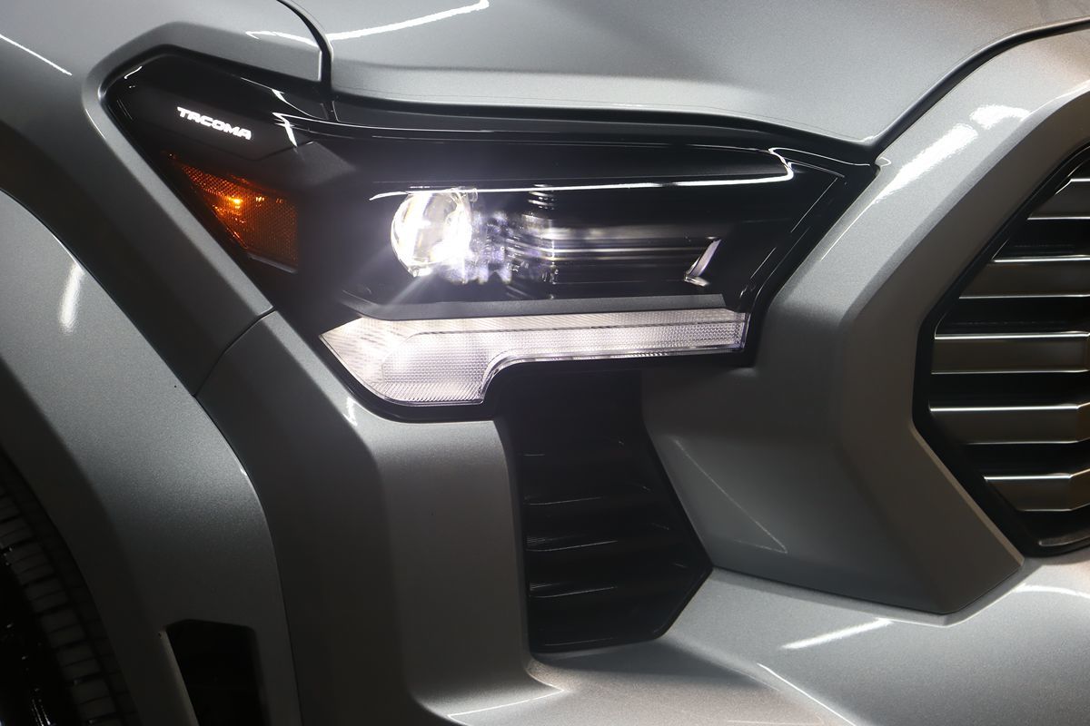 2024 Toyota Tacoma Limited - Photo 11