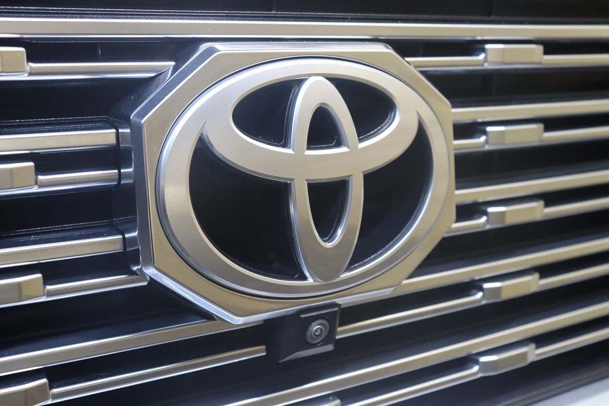 2024 Toyota Tacoma Limited - Photo 13