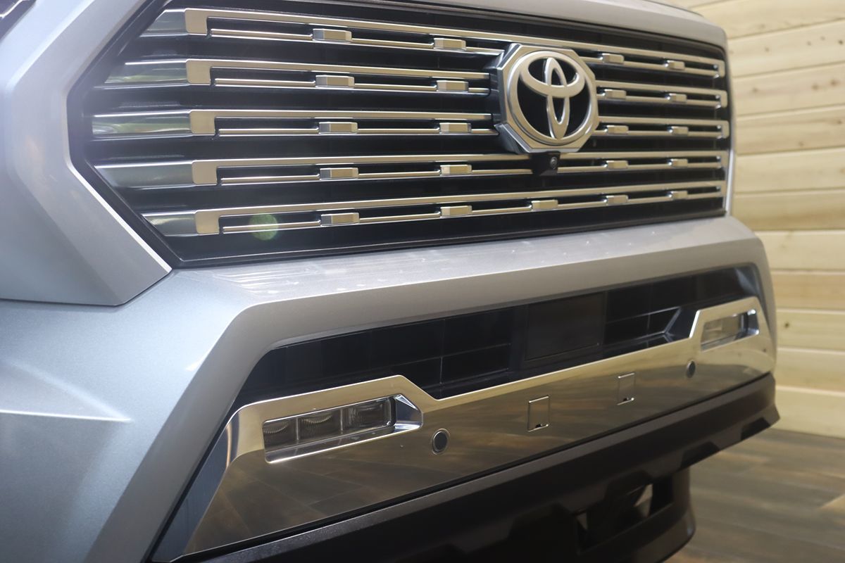2024 Toyota Tacoma Limited - Photo 14