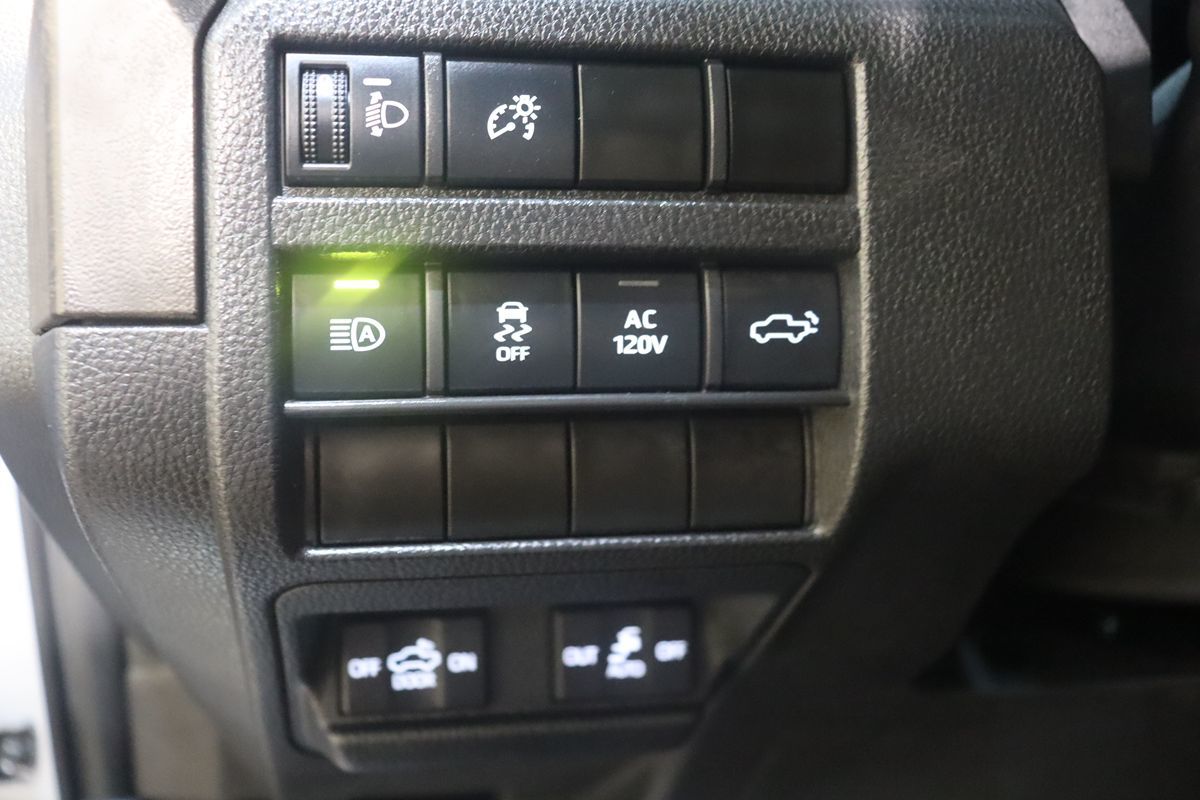 2024 Toyota Tacoma Limited - Photo 39