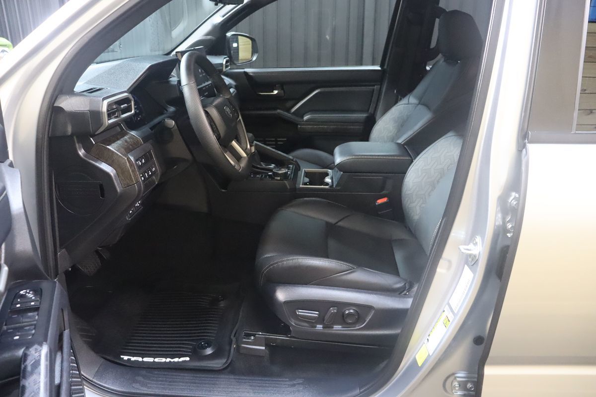2024 Toyota Tacoma Limited - Photo 43