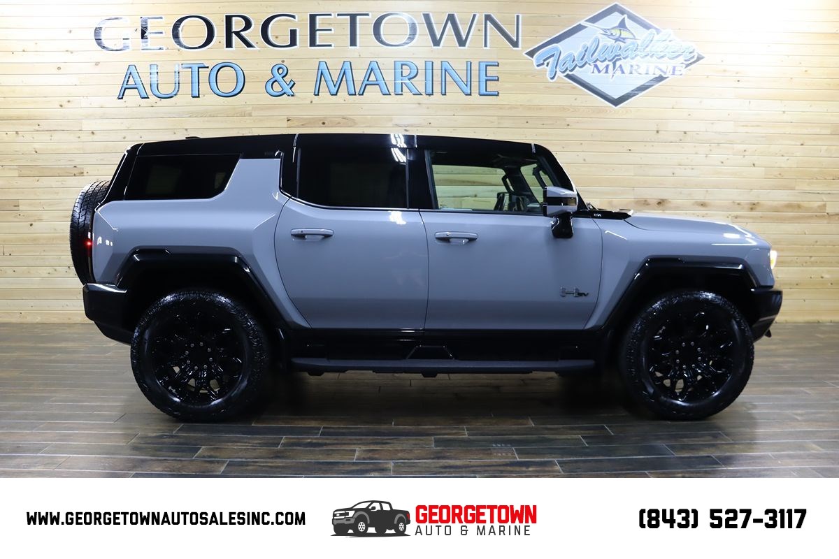 2025 GMC Hummer EV 2X SUV's photo