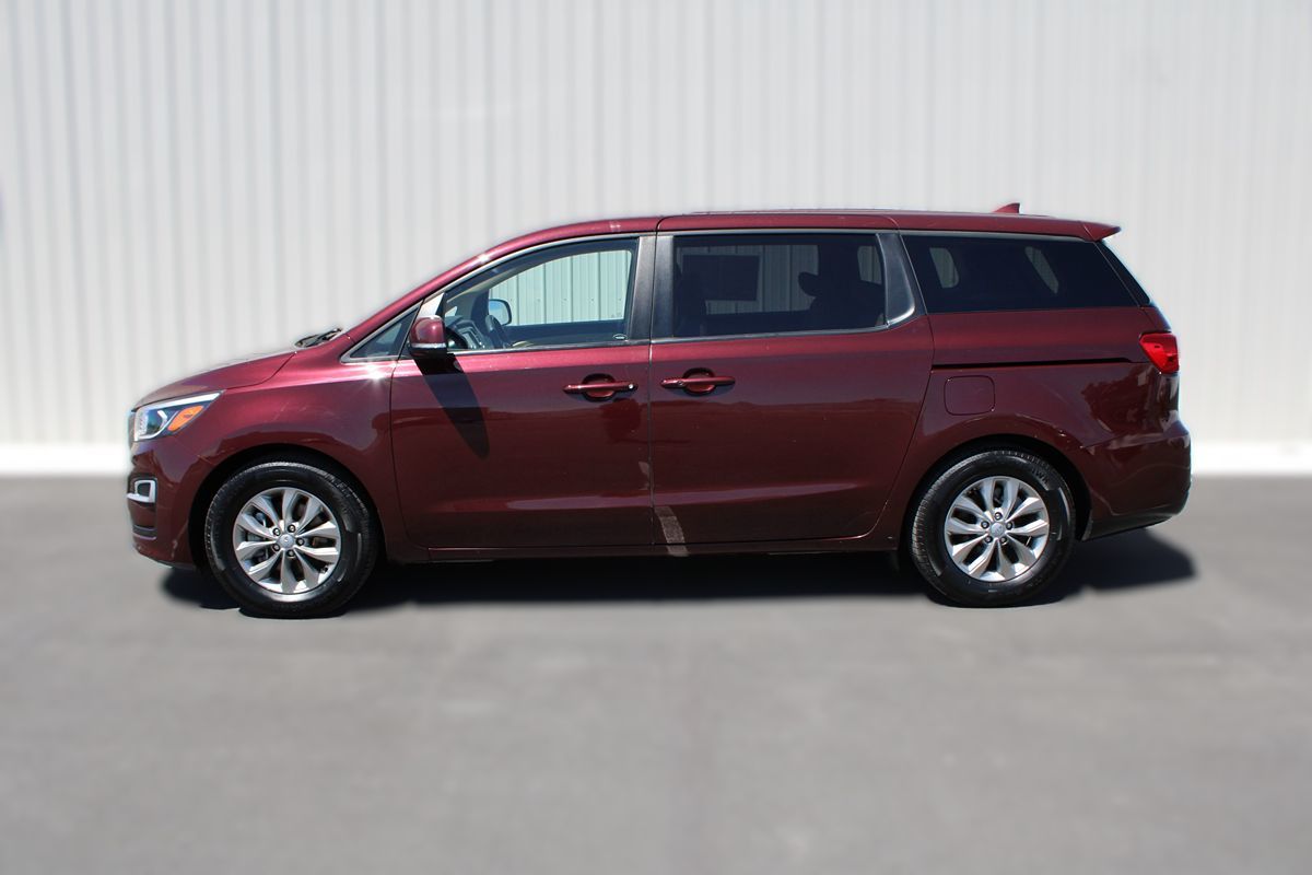 Sold 2019 Kia Sedona LX in Hermiston