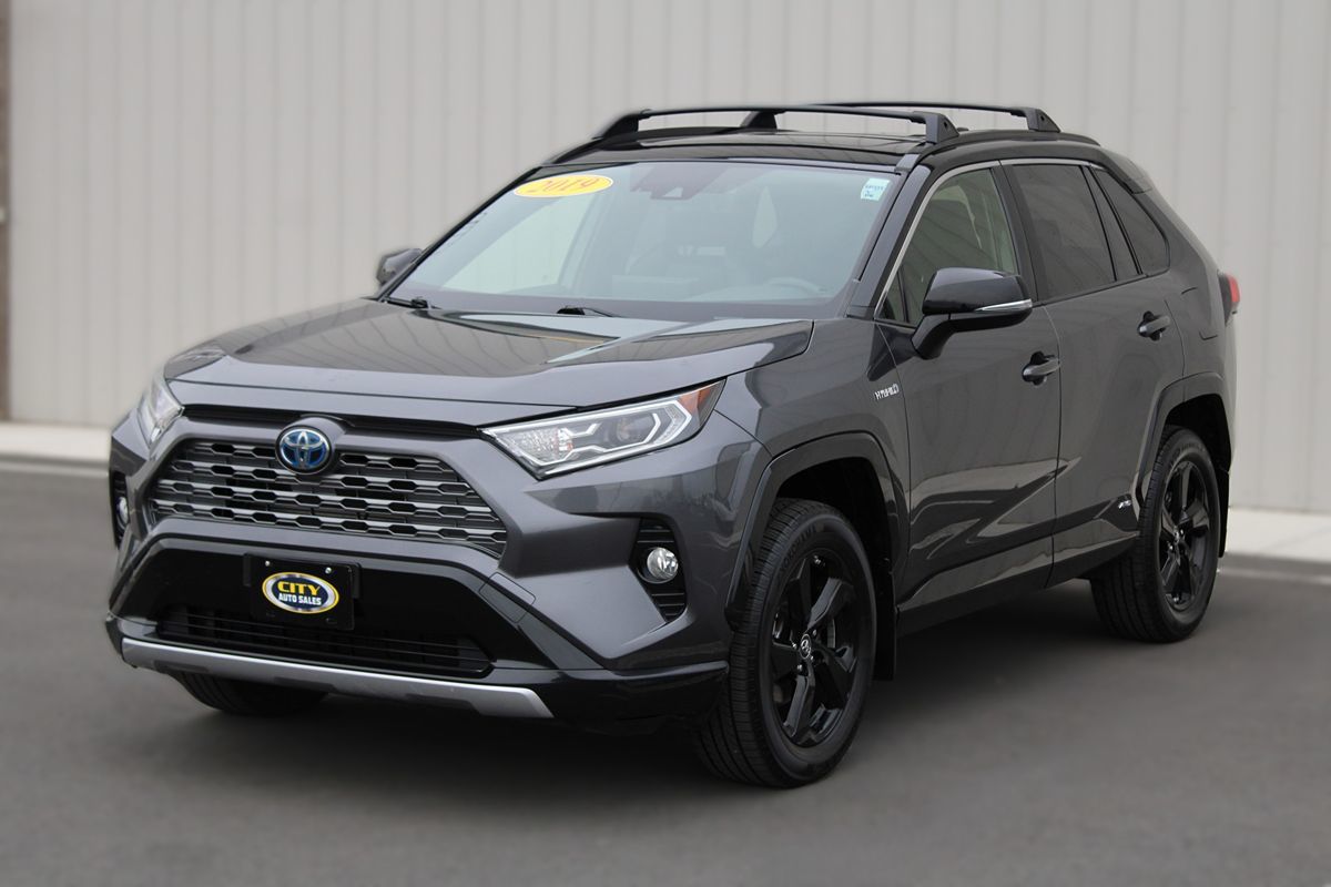 2019 Toyota RAV4 Hybrid XSE photo 3