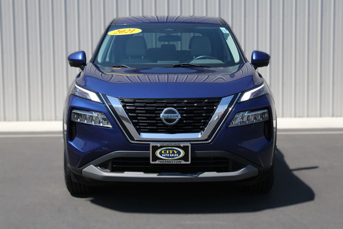 2021 Nissan Rogue SV photo 2