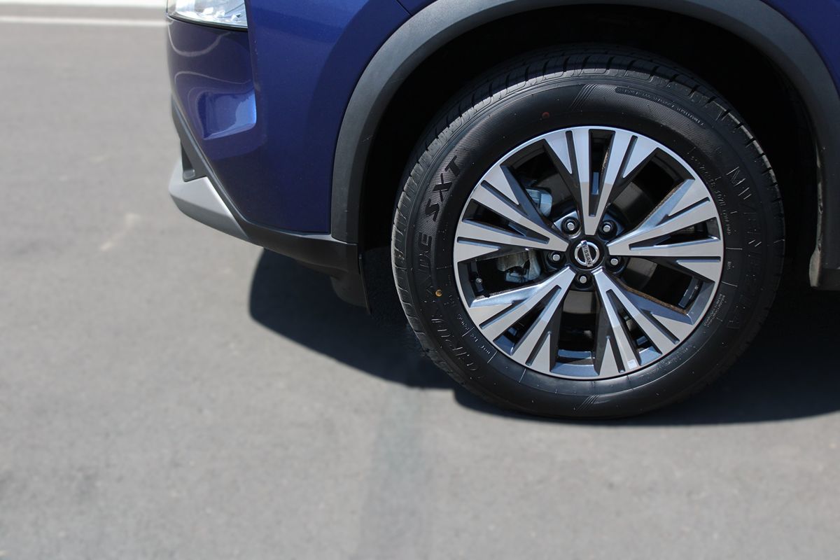 2021 Nissan Rogue SV photo 5