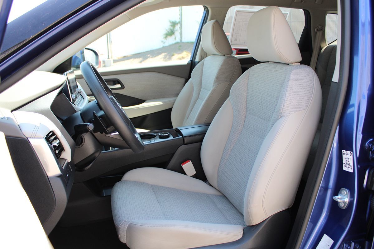 2021 Nissan Rogue SV photo 15